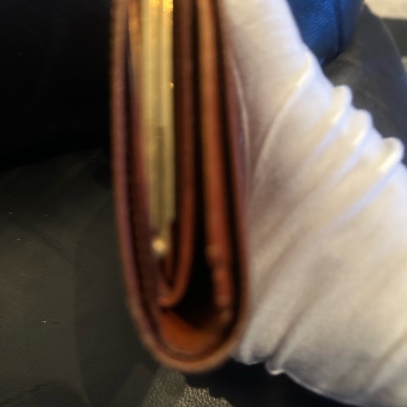 LV EPI kiss lock preloved brown wallet good condition see photos - Picture 2 of 10
